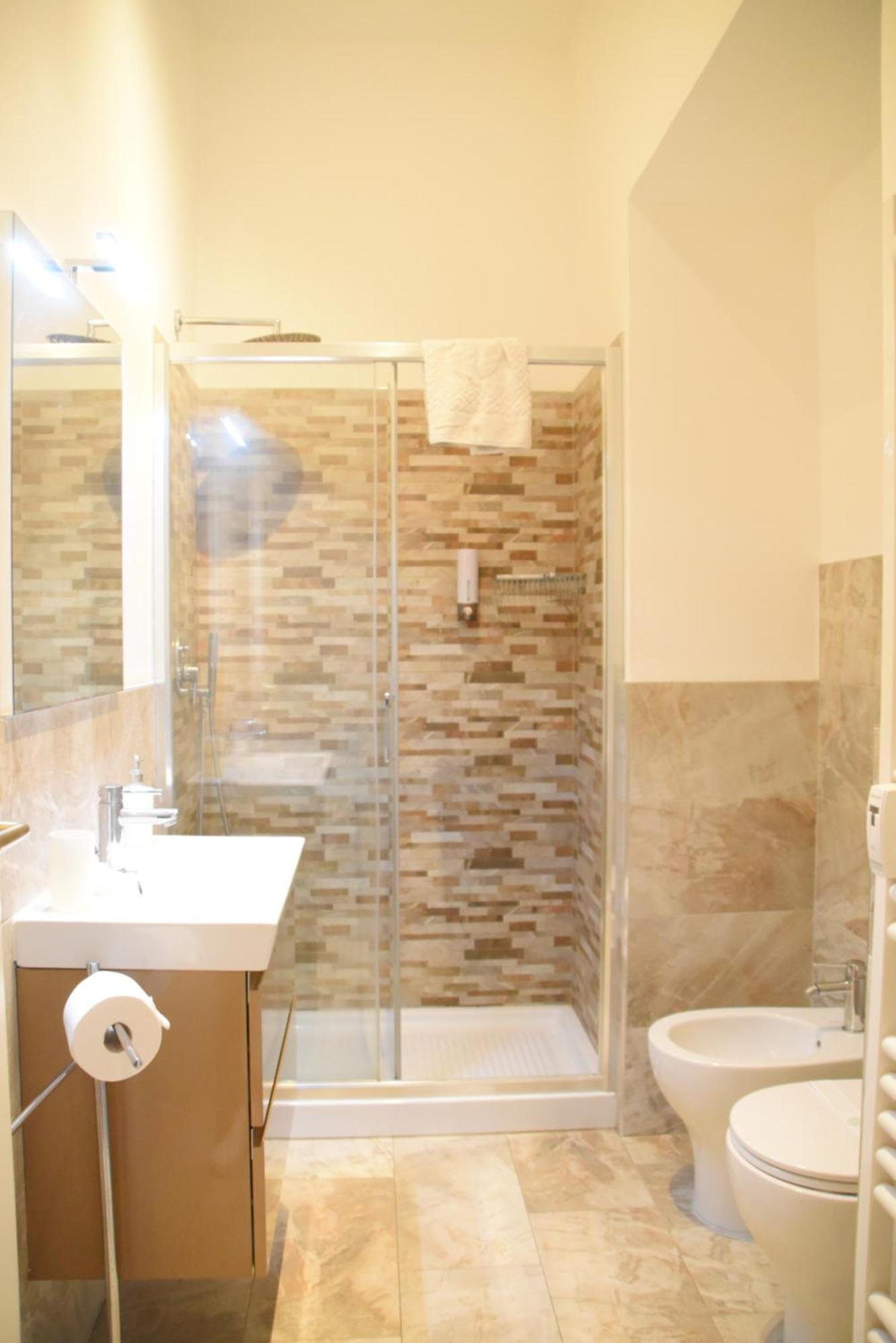 Residence Montanelli Триест Екстериор снимка